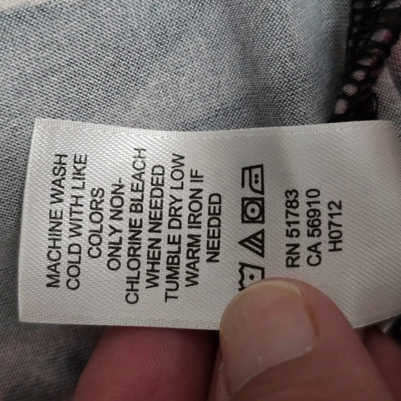 Maurices Rose Floral Ruffle V Neck Top Short Sleeve Ruched Blouse Medium - Picture 8 of 8